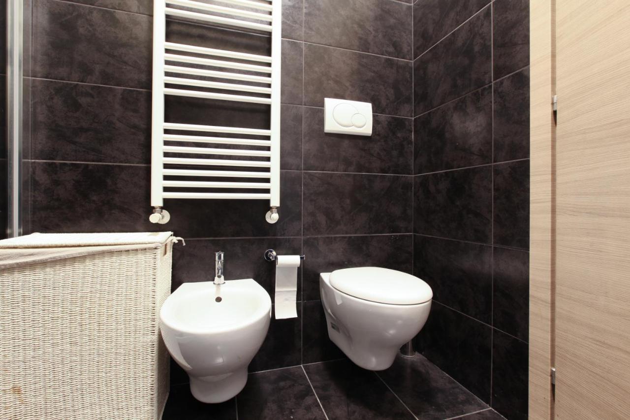 Modern Apartment Close To Shopping District Milán Exterior foto