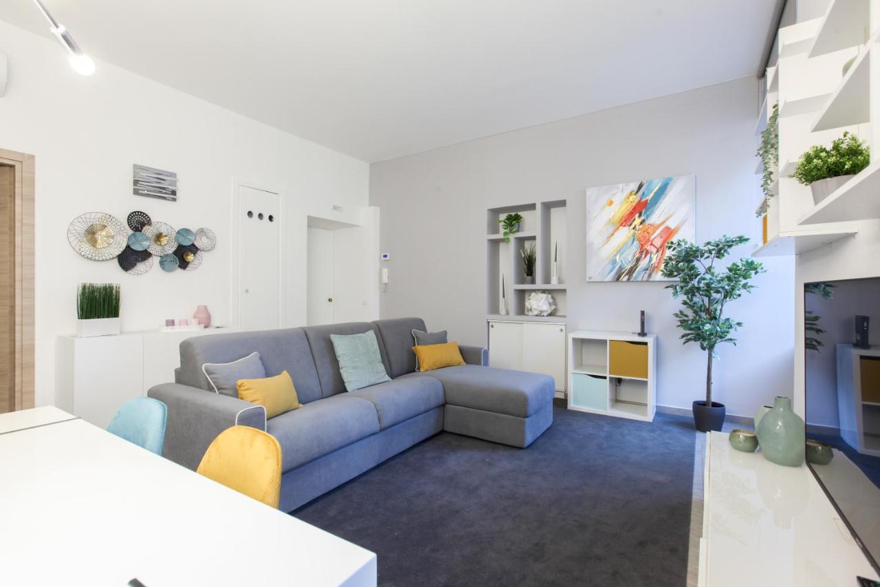 Modern Apartment Close To Shopping District Milán Exterior foto